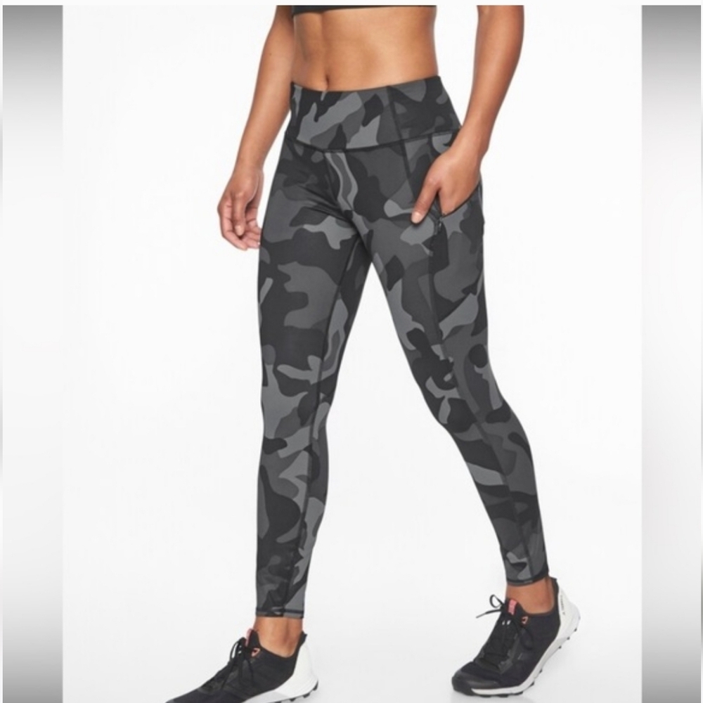 Athleta Gray Camo Contender 7/8 Tight Leggings